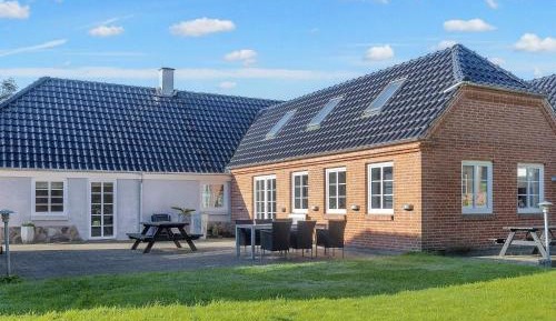 Three-Bedroom Holiday Home 