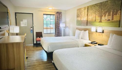 Queen Room with Two Queen Beds - Non-Smoking
