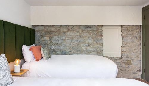 Twin Room with Mountain View