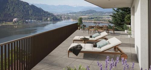 Three-Bedroom Apartment with Lake View