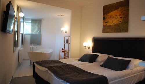 Deluxe Double Room with Bath