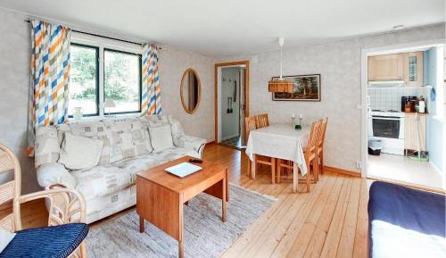 One-Bedroom Holiday Home