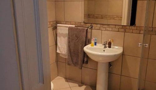 Comfort Queen Room