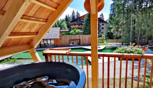 Special offer - Luxury Glamping House with Wooden Tub and Sauna - Romantic Package
