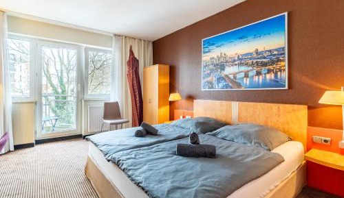 One-Bedroom Apartment with Balcony