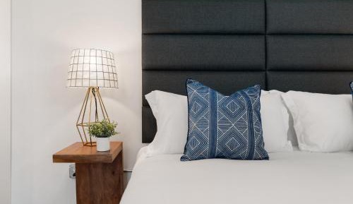 King Studio with Sofa Bed
