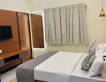 Deluxe Double Room with Balcony