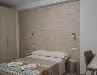 Three-Bedroom Apartment with Balcony