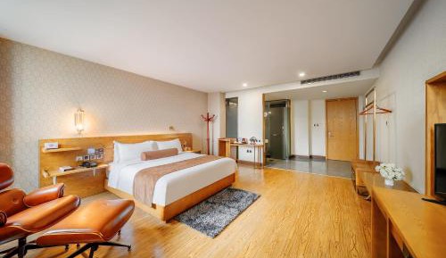 Deluxe King Room