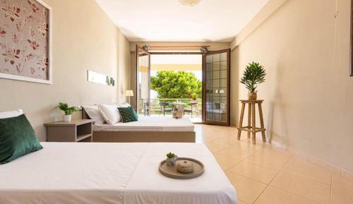 Triple Room with Garden View