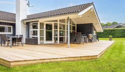 Three-Bedroom Holiday Home 
