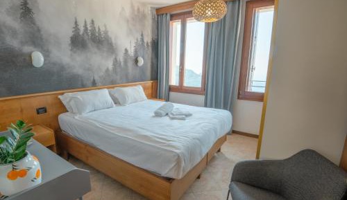 Double Room with Mountain View