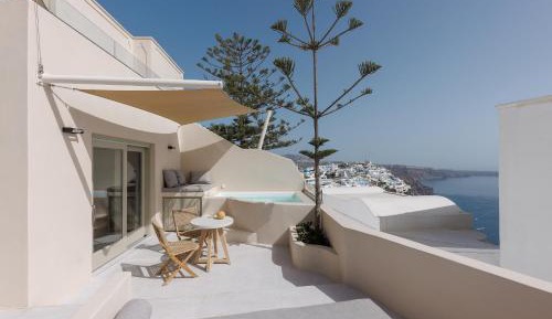 1 Bedroom apartment with partial sea view and Hot Tub