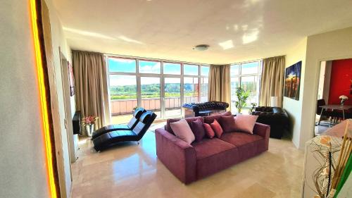 One-Bedroom Deluxe Apartment