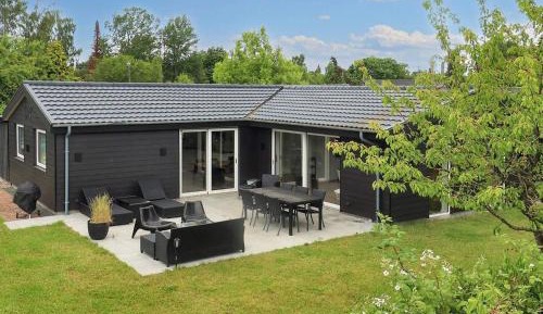Three-Bedroom Holiday Home 