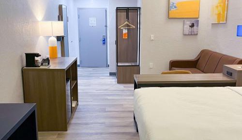King Suite with Sofa Bed - Non-Smoking