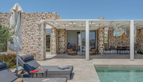 Villa with Garden View