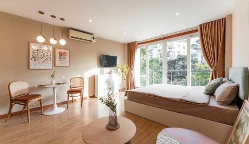 Studio with Garden View