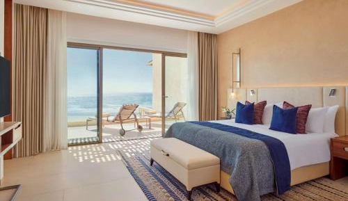 One-Bedroom Deluxe Suite with Ocean View