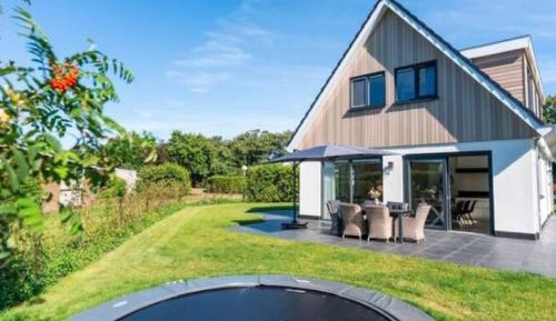 Three-Bedroom Holiday Home 