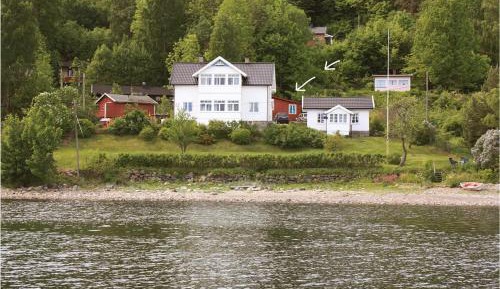 One-Bedroom Holiday Home