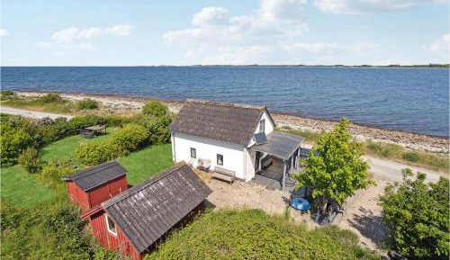 One-Bedroom Holiday Home