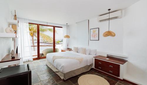 Double Room with Balcony and Sea View