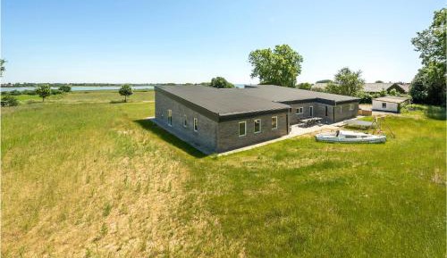 Twelve-Bedroom Holiday Home