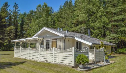 Three-Bedroom Holiday Home 