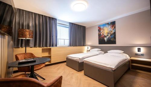 Standard Double Suite