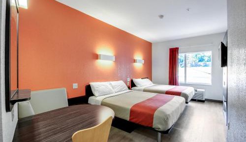 Deluxe Queen Room with Two Queen Beds - Non-Smoking