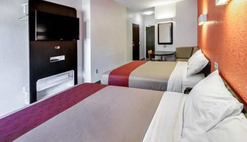 Queen Room with Two Queen Beds - Disability Access - Non-Smoking