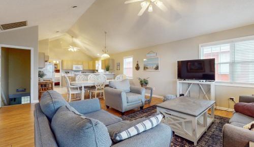 Five Bedroom Holiday Home