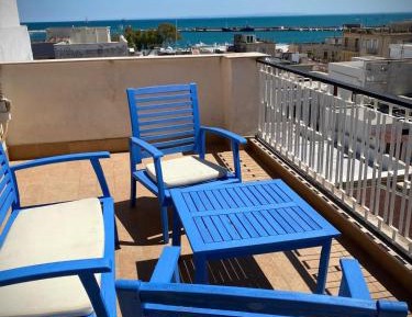 One-Bedroom Apartment with View