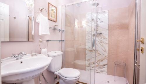 Queen Suite