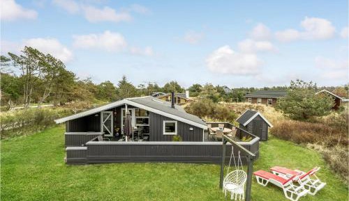Three-Bedroom Holiday Home 