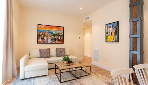 Two-Bedroom Deluxe Apartment with Balcony