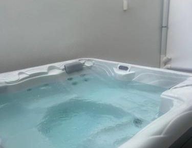 Suite with Hot Tub