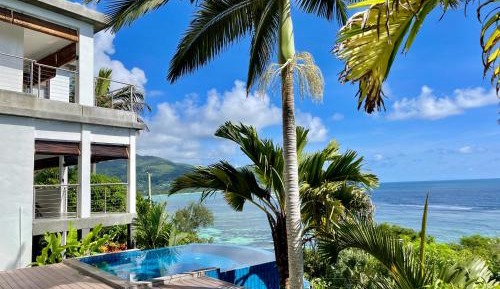 Upper floor Apartment with Ocean View