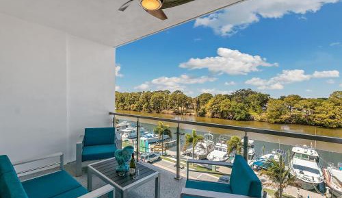Three-Bedroom Apartment with Marina View