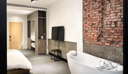 Deluxe Double Room with Bath
