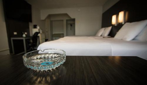 2 Queen Beds, Smoking