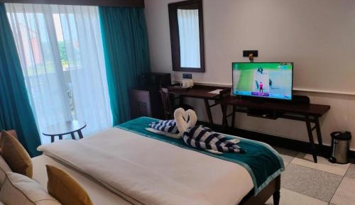 Suite with Garden View