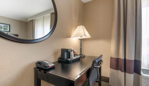 Queen Room - Accessible/Nonsmoking