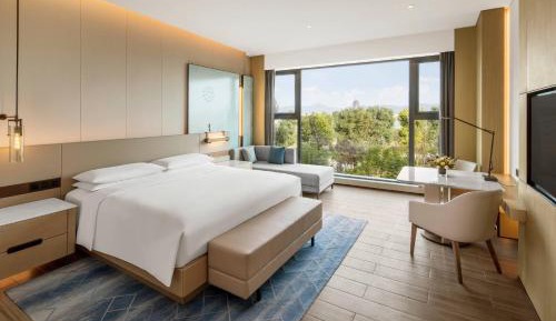 Deluxe King Garden View, Deluxe Guest room, 1 King