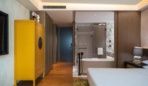 Premier Guest Room With King Bed