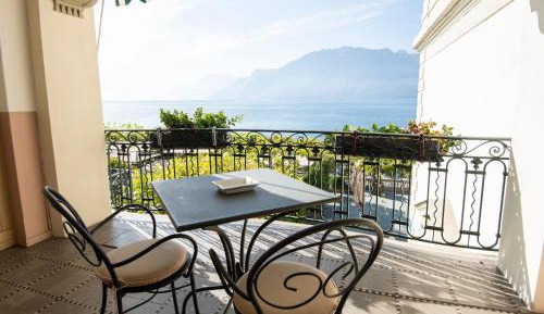 Suite with Lake View