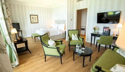 Junior Suite with Lake View