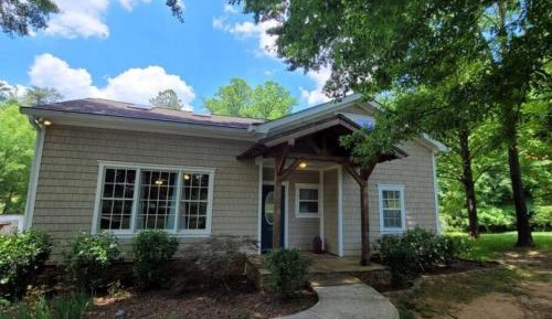 Three-Bedroom Holiday Home 