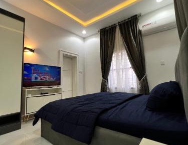 Studio Apartment with King Bed
